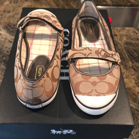 Women’s Coach Flats size 8.5 - Picture 1 of 2